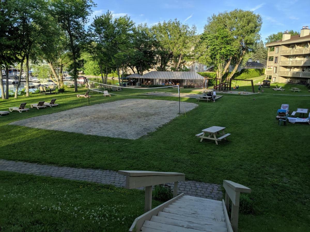O'Berge Du Village A302 Magog Екстериор снимка